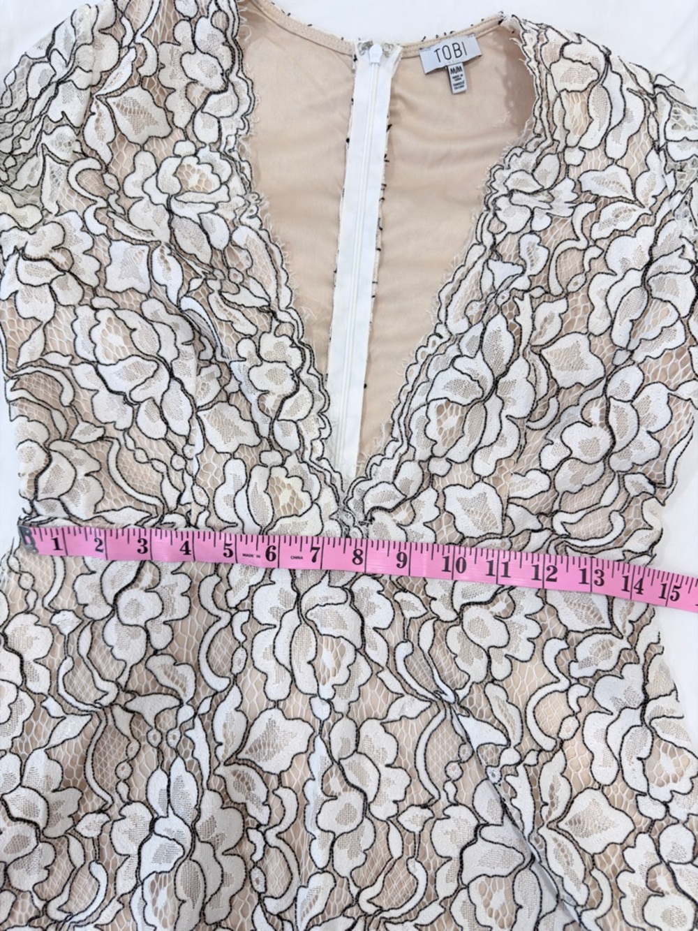 Tobi Lace Mini Dress Medium Beige Nude Deep V Long Sleeve Party Dress - Picture 8 of 9